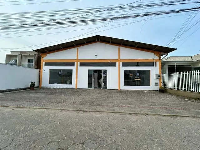 Galpão / Barracão para alugar, no bairro praça em Tijucas
