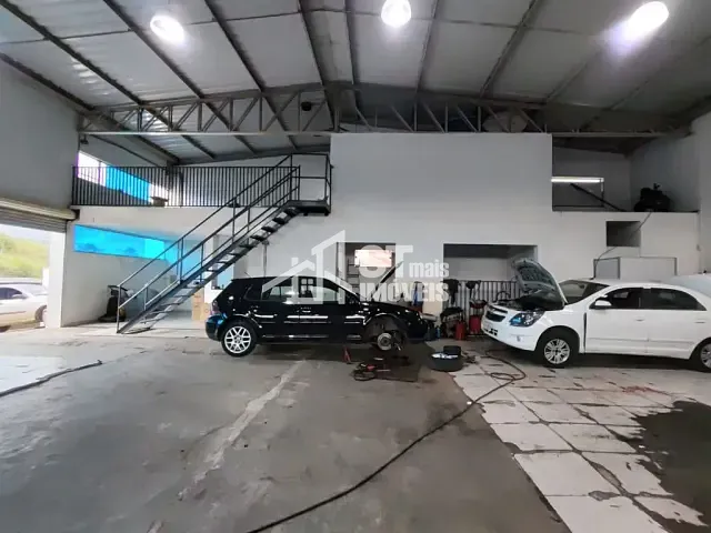 Galpão / Barracão com 565m², à venda, no bairro Jardim Mirante em Andradas