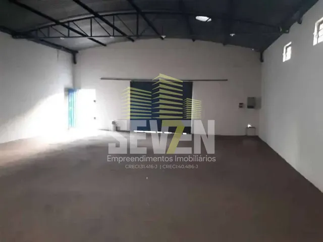 Galpão / Barracão com 350m², para alugar, no bairro Jardim Vânia Maria em Bauru