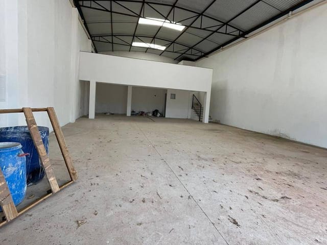 Galpão / Barracão com 306m², à venda ou para alugar, no bairro Jardim Doutor Ottoni em Poços de Caldas