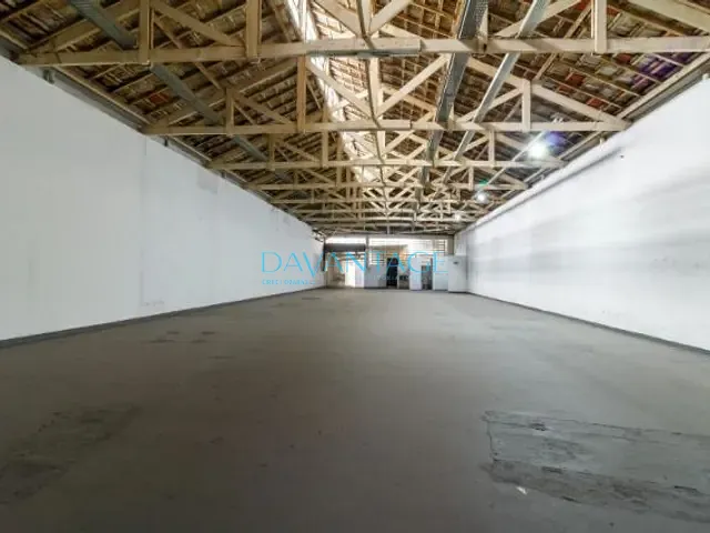 Galpão / Barracão com 550m², para alugar, no bairro Vila Romana em São Paulo