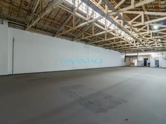 Galpão / Barracão com 550m², para alugar, no bairro Vila Romana em São Paulo
