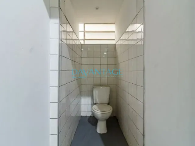 Galpão / Barracão com 550m², para alugar, no bairro Vila Romana em São Paulo