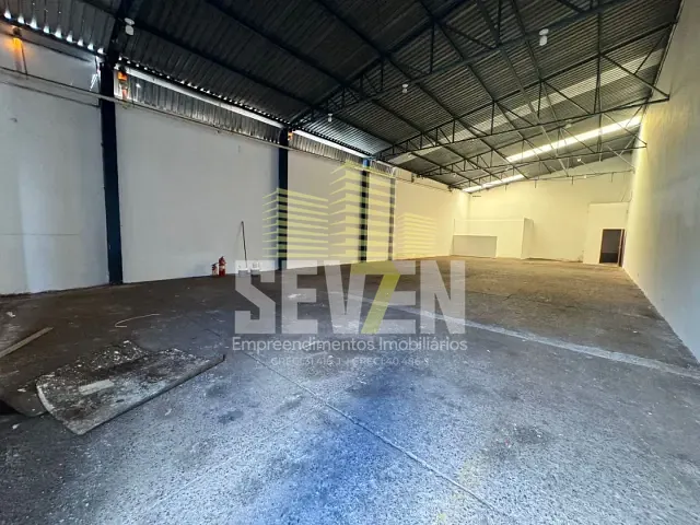 Galpão / Barracão com 280m², para alugar, no bairro Vila Engler em Bauru