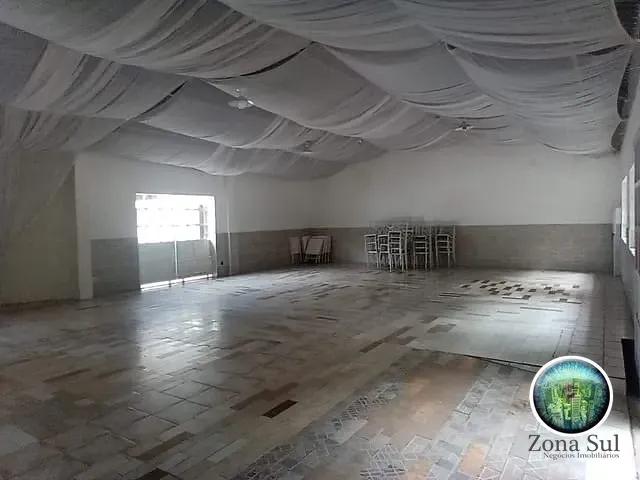 Galpão / Barracão com 600m², para alugar, no bairro Centro em Votorantim