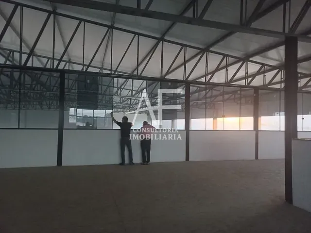 Galpão / Barracão com 2680m², para alugar, no bairro Jardim Jaraguá em Taubaté