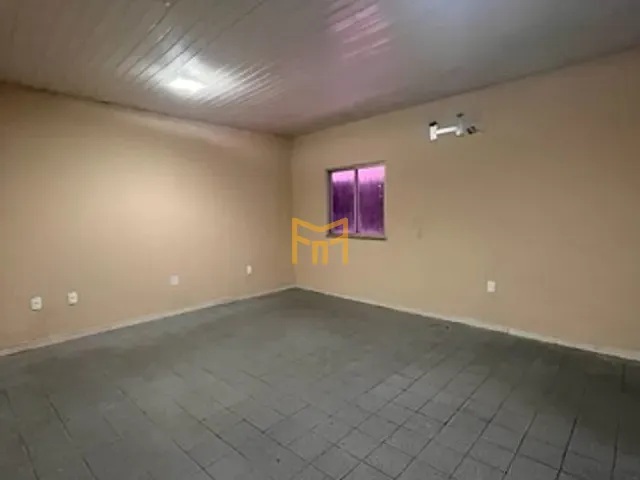 Galpão / Barracão com 600m², para alugar, no bairro Umarizal em Belém