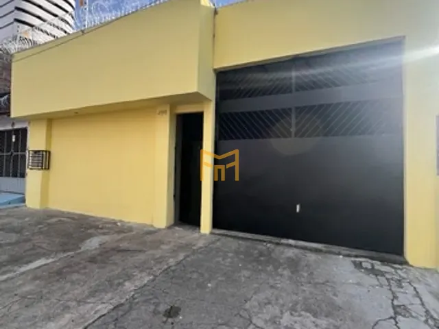 Galpão / Barracão com 600m², para alugar, no bairro Umarizal em Belém