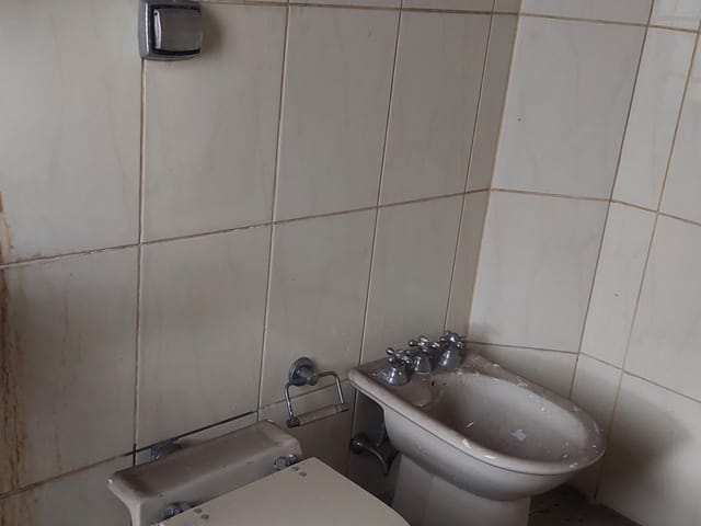 Foto do Prédio - Prédio Comercial na Vila Santa Clara – 374m², 3 pavimentos, 4 salões, trifásico, ideal para reforma e personalização. Excelente custo-benefício | Sanches Imobiliária VIP