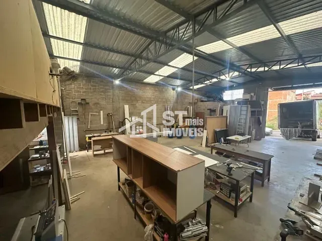 Galpão / Barracão com 200m², à venda, no bairro Jardim Mirante em Andradas
