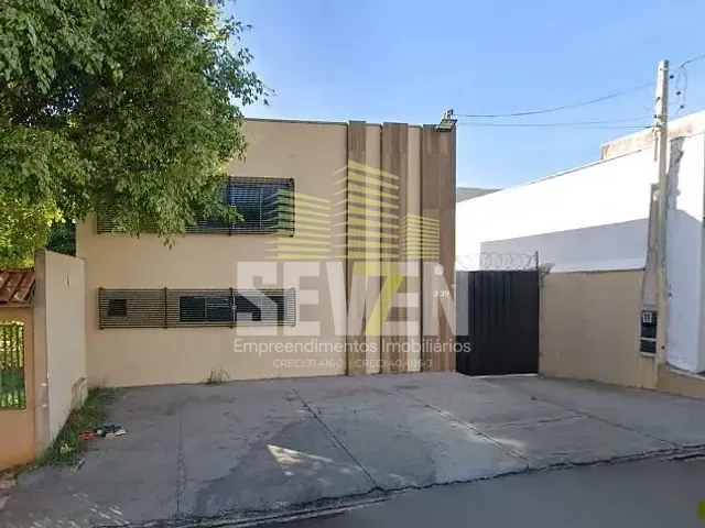 Galpão / Barracão com 300m², para alugar, no bairro Parque Hipódromo em Bauru