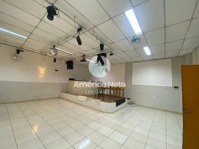 Galpão / Barracão com 600m², para alugar, no bairro Osvaldo Cruz em São Caetano do Sul