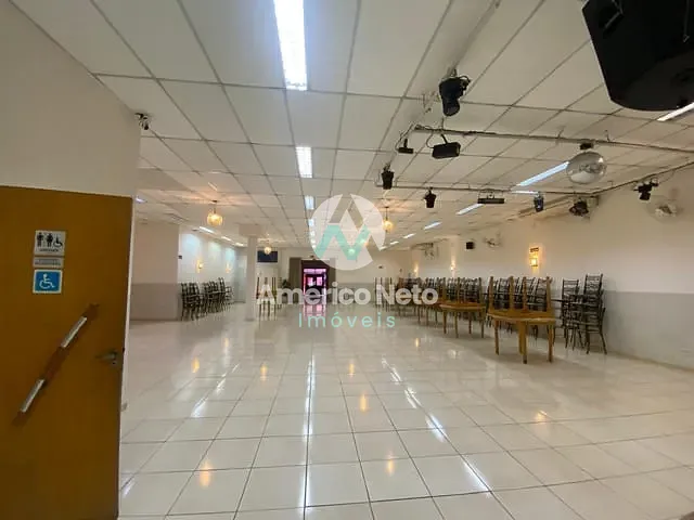 Galpão / Barracão com 600m², para alugar, no bairro Osvaldo Cruz em São Caetano do Sul