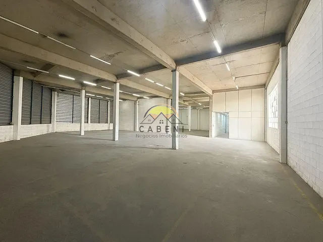 Galpão / Barracão com 1400m², para alugar, no bairro Lapa em São Paulo