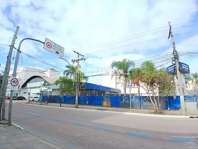 Galpão / Barracão com 1131m², à venda, no bairro Navegantes em Porto Alegre