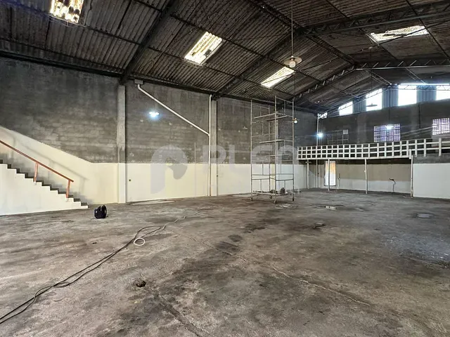 Galpão / Barracão com 1000m², à venda, no bairro Vila Amália (Zona Norte) em São Paulo