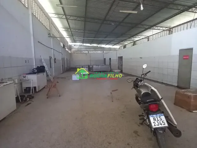 Galpão / Barracão com 575m², para alugar, no bairro Santana em Teresina