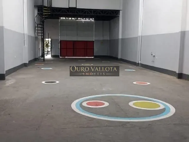 Galpão / Barracão com 300m², para alugar, no bairro Vila Oratório em São Paulo