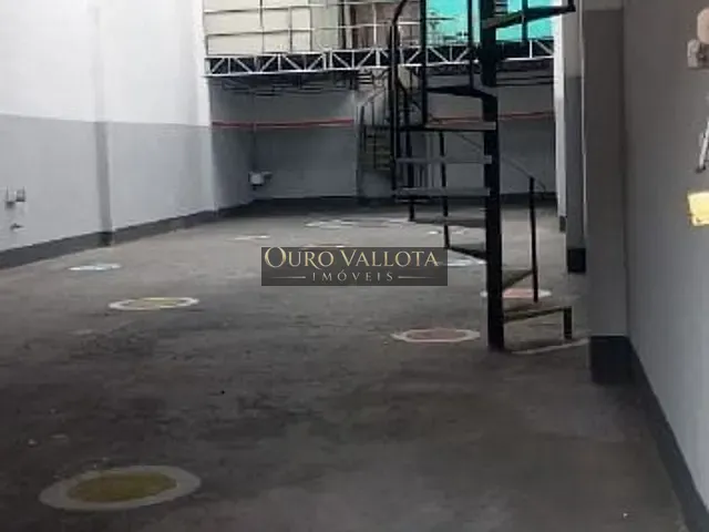 Galpão / Barracão com 300m², para alugar, no bairro Vila Oratório em São Paulo