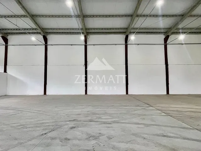 Galpão / Barracão com 800m², para alugar, no bairro Testo Salto em Blumenau