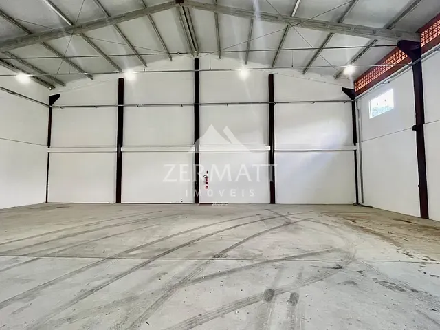 Galpão / Barracão com 800m², para alugar, no bairro Testo Salto em Blumenau