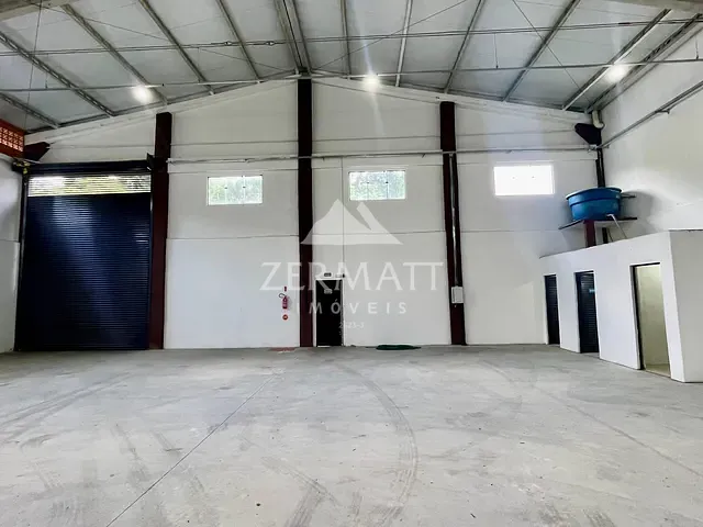 Galpão / Barracão com 800m², para alugar, no bairro Testo Salto em Blumenau