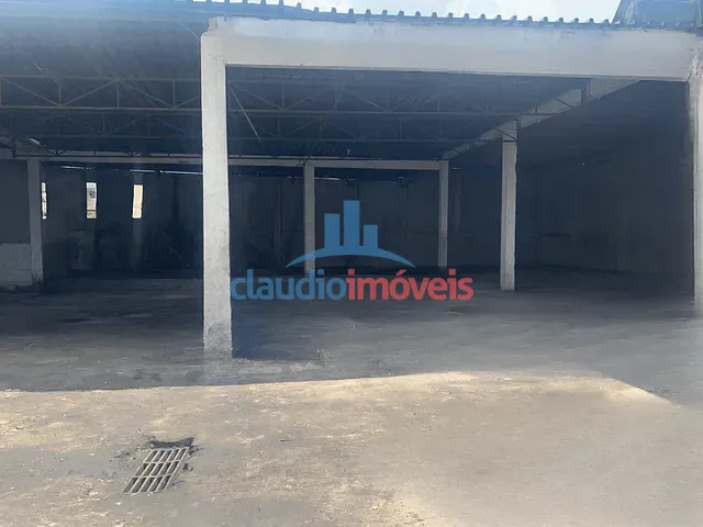 Galpão / Barracão com 352m², à venda, no bairro Santa Clara em Barra Mansa