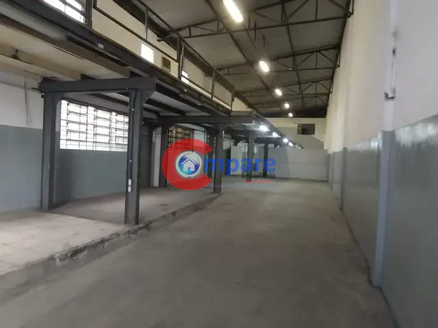 Galpão / Barracão com 500m², para alugar, no bairro Vila das Palmeiras em Guarulhos
