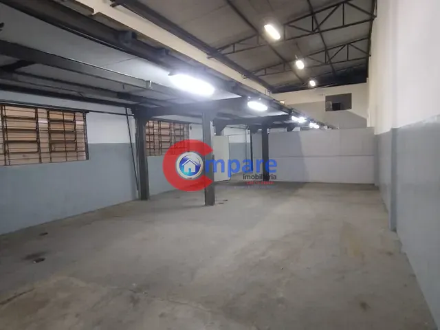Galpão / Barracão com 500m², para alugar, no bairro Vila das Palmeiras em Guarulhos
