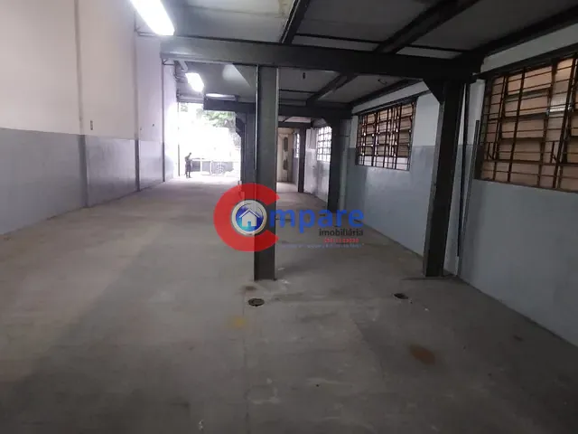 Galpão / Barracão com 500m², para alugar, no bairro Vila das Palmeiras em Guarulhos