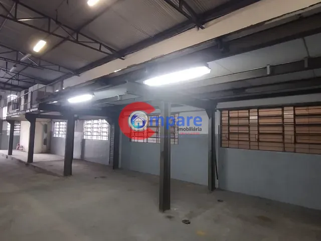 Galpão / Barracão com 500m², para alugar, no bairro Vila das Palmeiras em Guarulhos