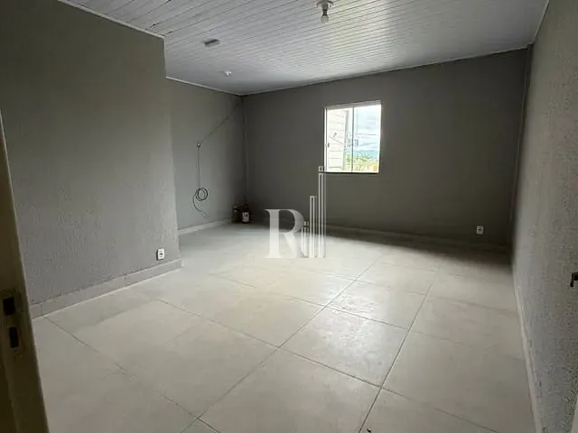 Galpão / Barracão com 2000m², para alugar, no bairro Praça em Tijucas