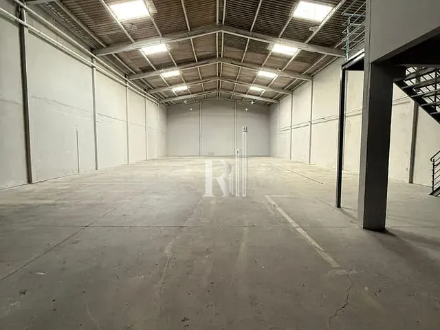 Galpão / Barracão com 2000m², para alugar, no bairro Praça em Tijucas