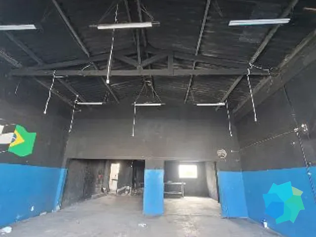 Galpão / Barracão com 121m², para alugar, no bairro Vila Henrique em Salto