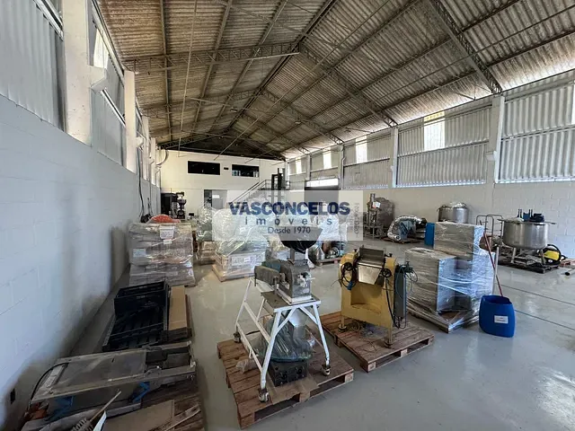 Galpão / Barracão com 1000m², para alugar, no bairro Putim em São José dos Campos
