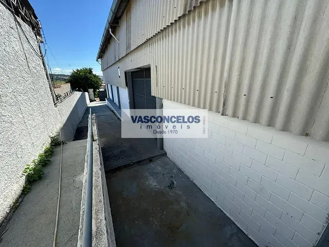 Galpão / Barracão com 1000m², para alugar, no bairro Putim em São José dos Campos