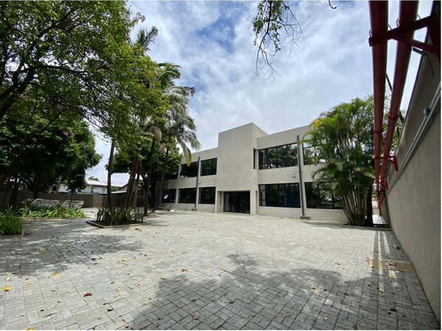 Galpão / Barracão com 4571m², para alugar, no bairro Lapa de Baixo em São Paulo