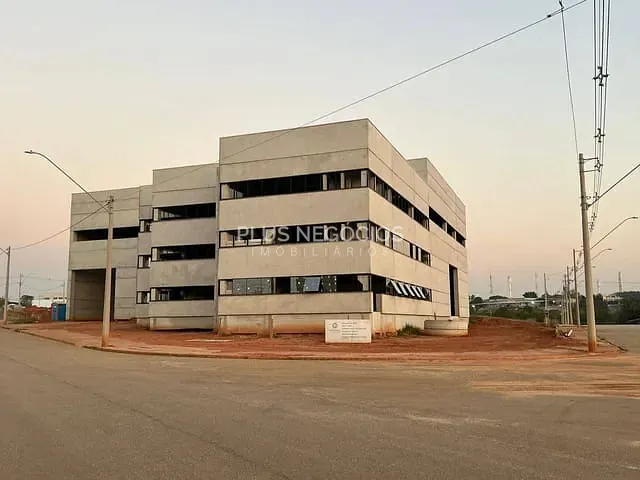 Galpão / Barracão com 2239m², para alugar, no bairro Éden em Sorocaba