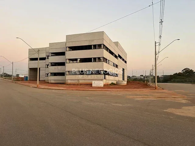Galpão / Barracão com 2239m², para alugar, no bairro Éden em Sorocaba
