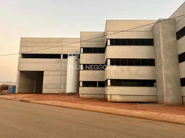 Galpão / Barracão com 2239m², para alugar, no bairro Éden em Sorocaba