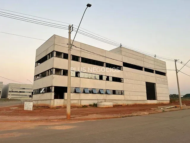 Galpão / Barracão com 2239m², para alugar, no bairro Éden em Sorocaba