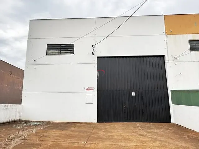 Galpão / Barracão com 250m², à venda, no bairro Parque Residencial Granville em Londrina
