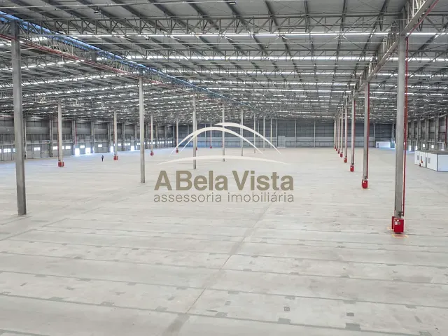 Galpão / Barracão com 1375m², para alugar, no bairro Nova Campinas em Duque de Caxias