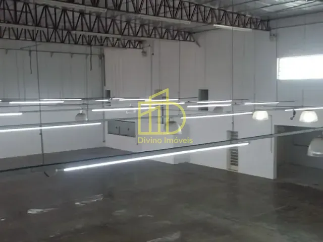 Galpão / Barracão com 900m², à venda, no bairro Vila Barão em Sorocaba
