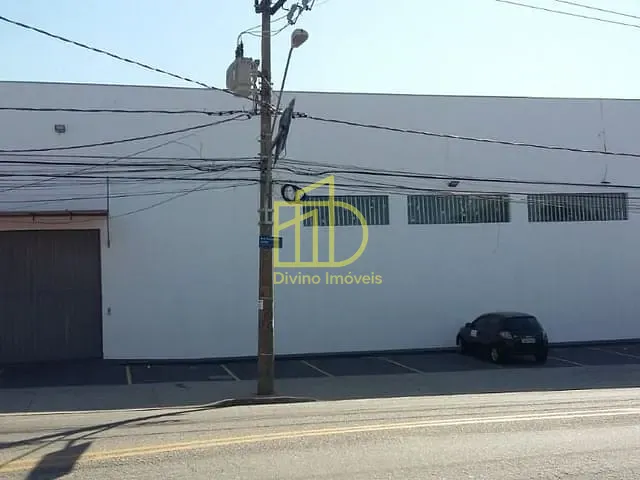 Galpão / Barracão com 900m², à venda, no bairro Vila Barão em Sorocaba