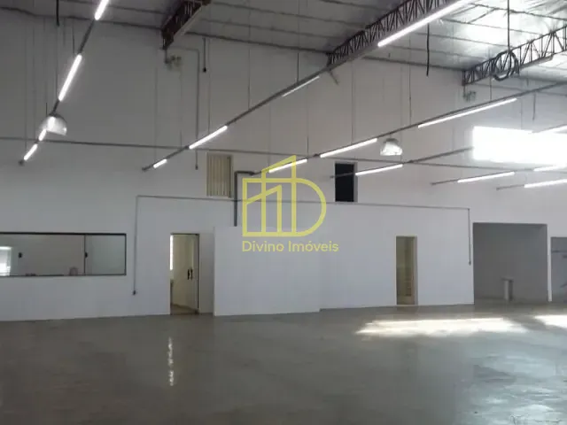 Galpão / Barracão com 900m², à venda, no bairro Vila Barão em Sorocaba