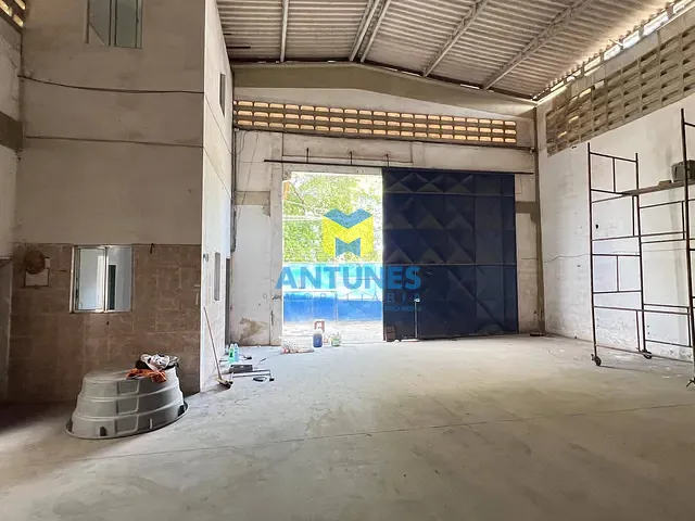 Galpão / Barracão com 360m², para alugar, no bairro Afogados em Recife