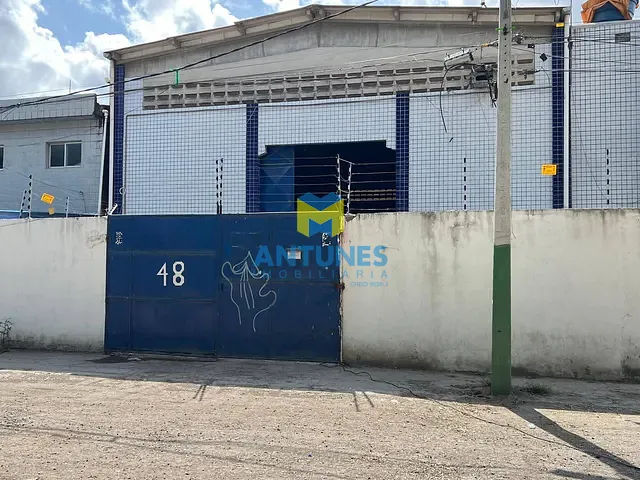Galpão / Barracão com 360m², para alugar, no bairro Afogados em Recife