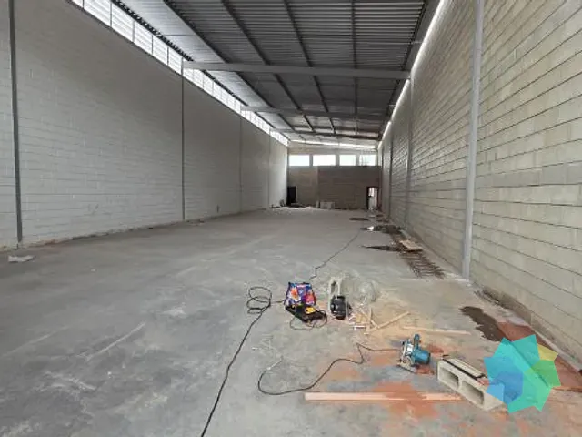 Galpão / Barracão com 487m², para alugar, no bairro Jardim Panorama em Salto