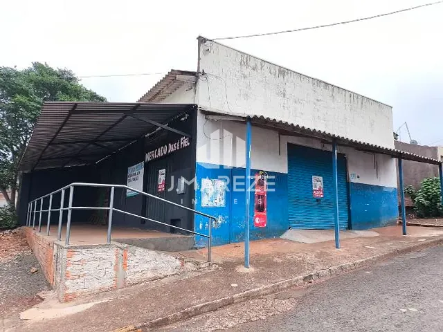 Galpão / Barracão com 297m², para alugar, no bairro Núcleo Habitacional das Indústrias em Apucarana